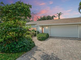 7 Perriwinkle Cir, Sewalls Pt, FL 34996