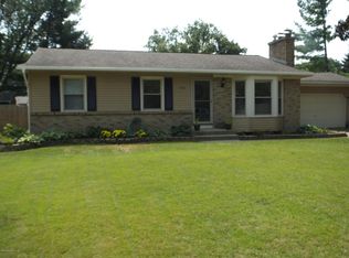 1588 Southlawn St, Jenison, MI 49428