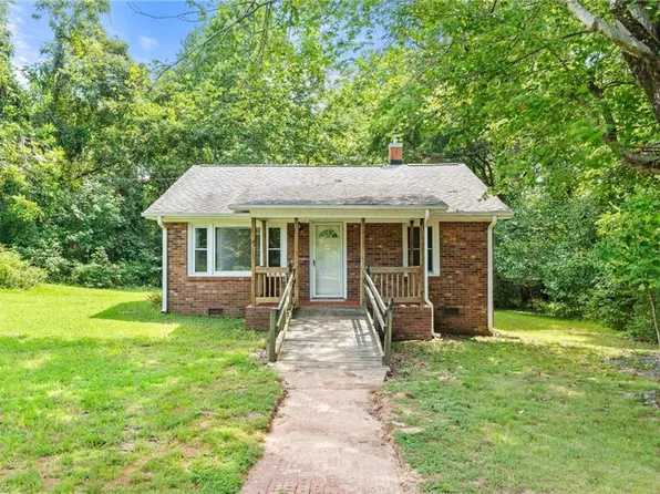 605 Nichols St, Madison, NC 27025