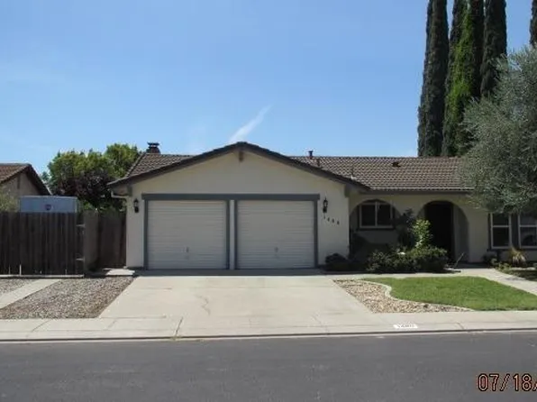 1480 Highland Ct, Manteca, CA 95336