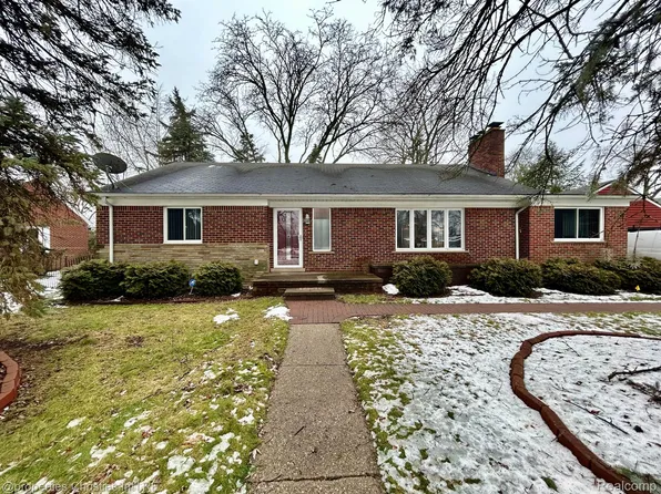 24501 Martha Washington Dr, Southfield, MI 48075