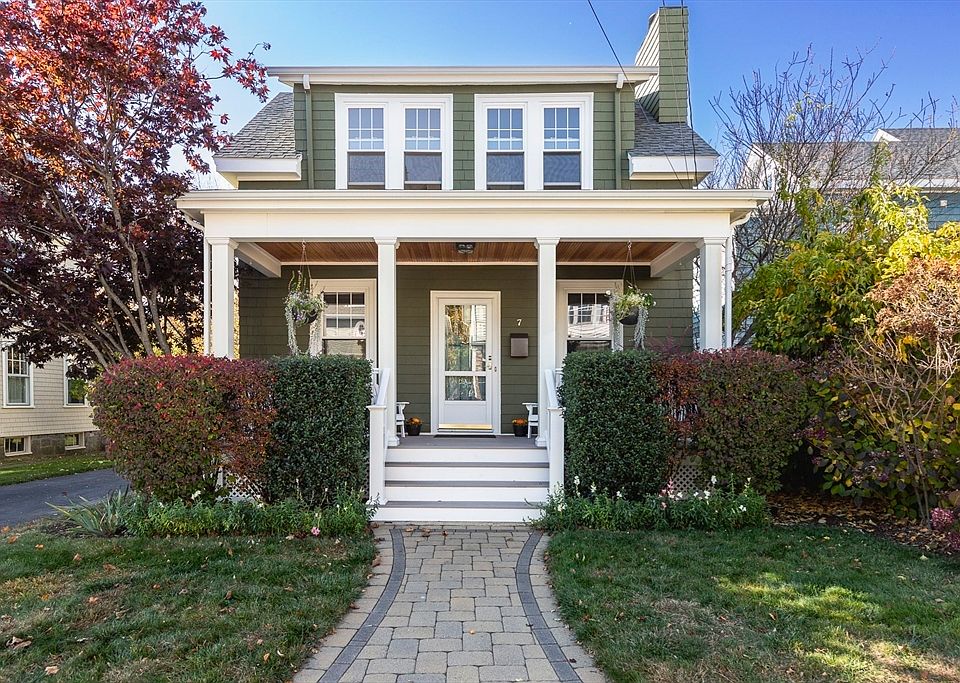 1st image of 7 Essex Ave