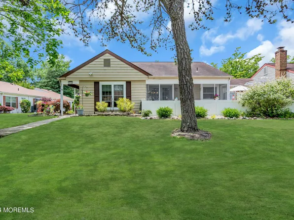 572A Sheffield Drive, Manchester, NJ 08759