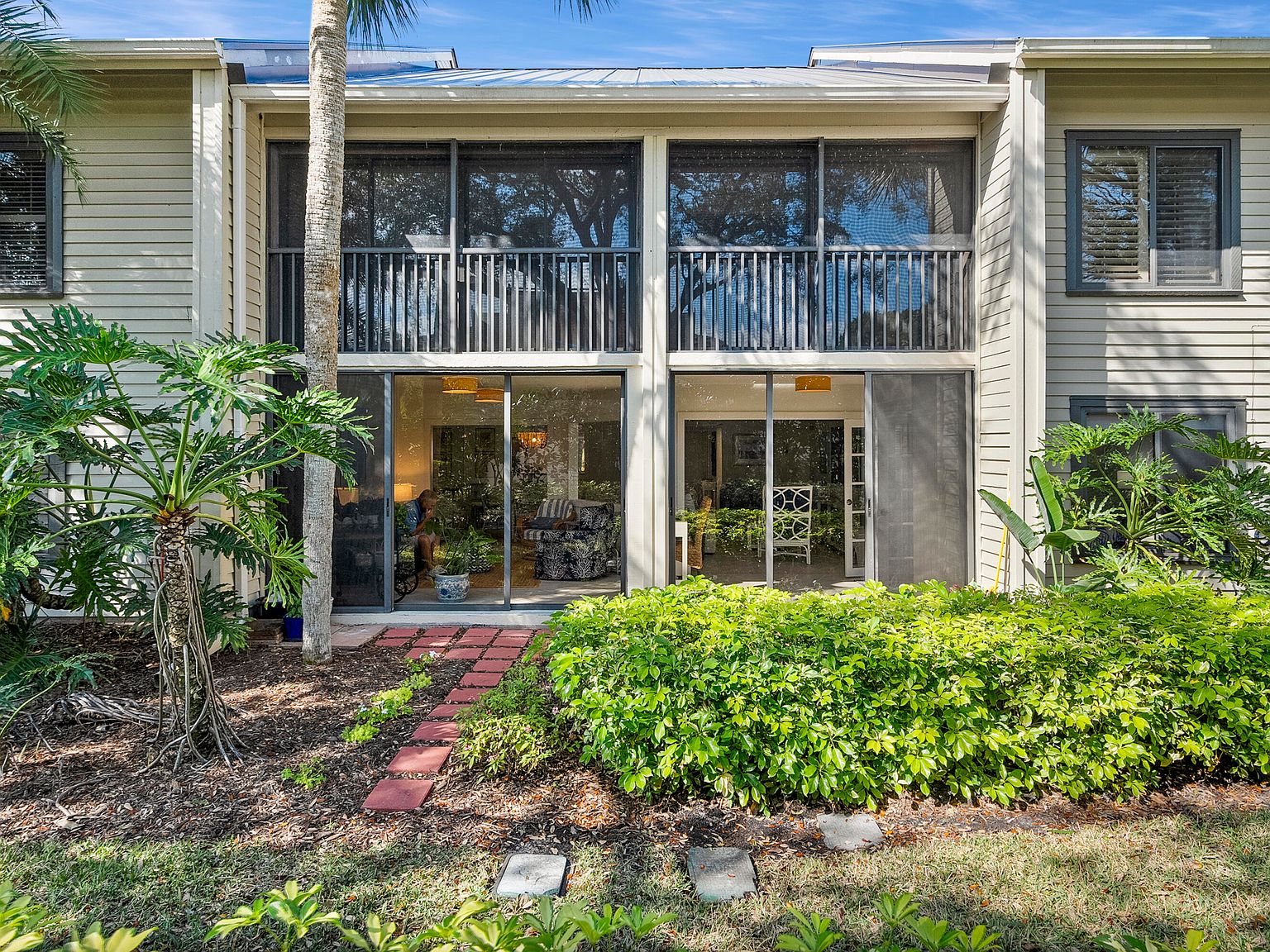 5172 SE Club Way #108