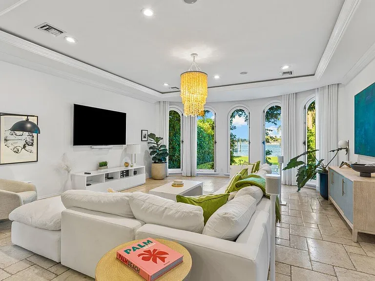 350 E Ocean Ave — Photo 17