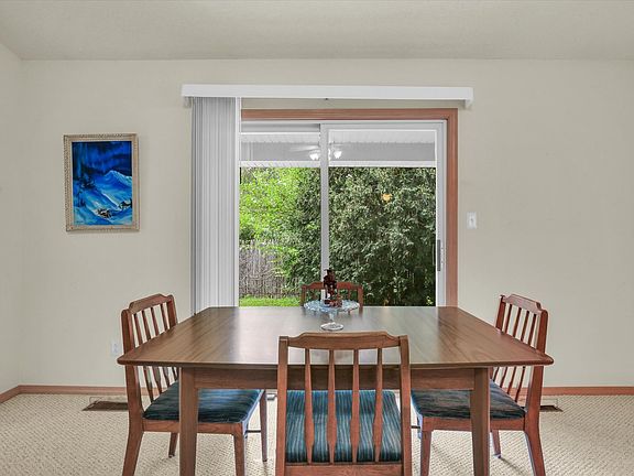 3rd image of 1801 Glenwood Oaks Ct APT A