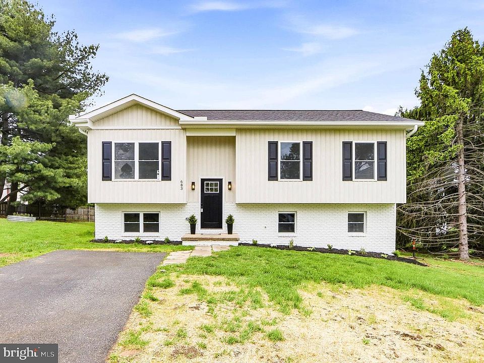 1st image of 683 Sunflower Ct