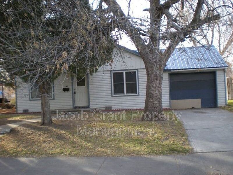 1st image of 1143 Blaine Ave