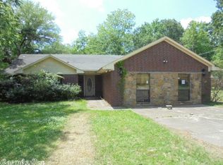 3006 S Linden St, Pine Bluff, AR 71603