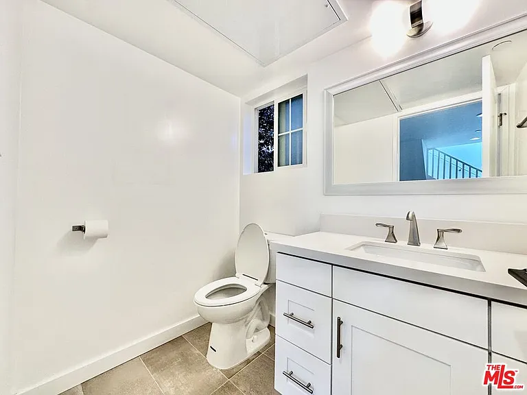 402 Pacific St #2 — Photo 6