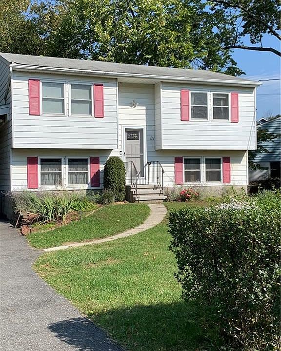 1st image of 32 Westwood Dr