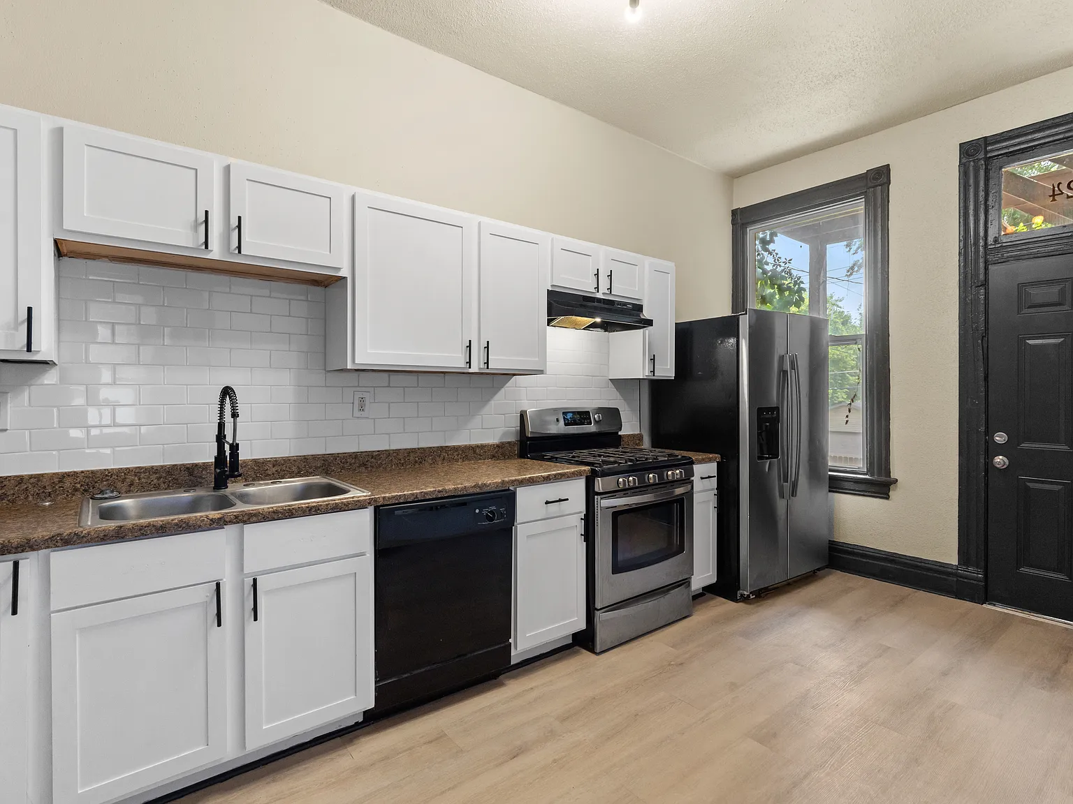 3224 Oregon Ave — Photo 3