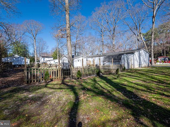 4th image of 24256 Kent Dr