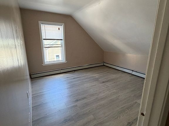 4th image of 30 Pekin St Floor 3