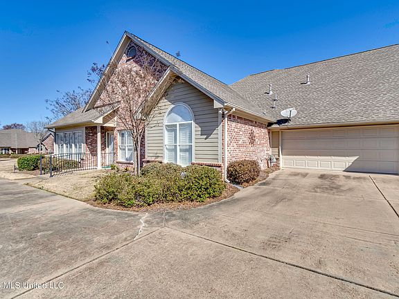 2nd image of 610 Independence Blvd