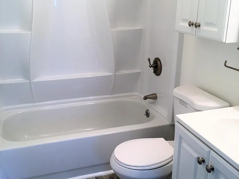 211 Athens St — Photo 18