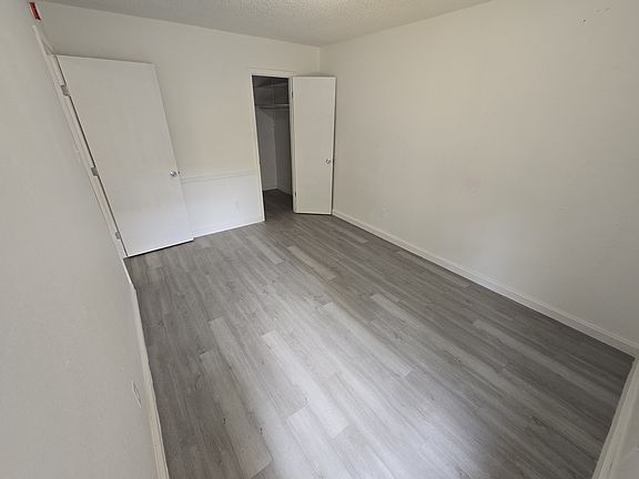 5th image of 202 Northcrest Cir #D