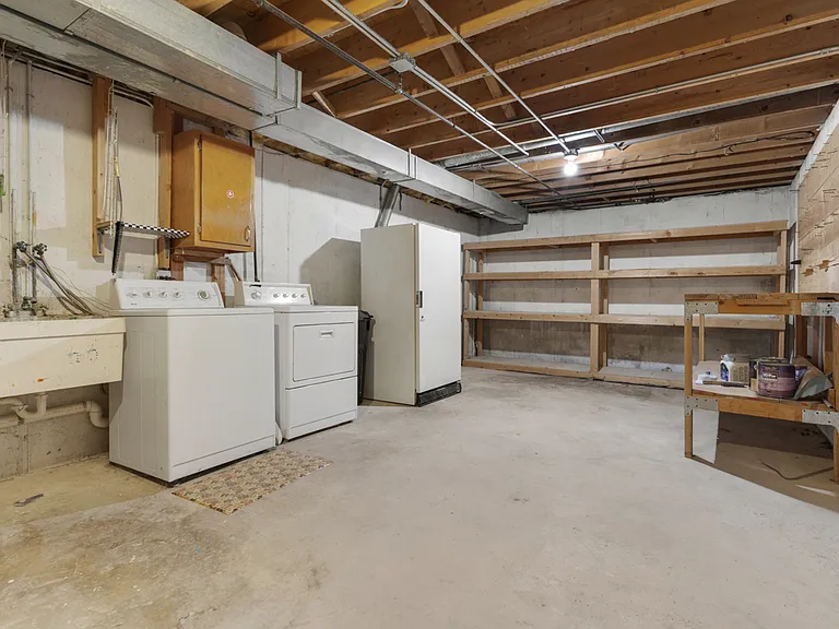 616 Blue Spruce Ln — Photo 23