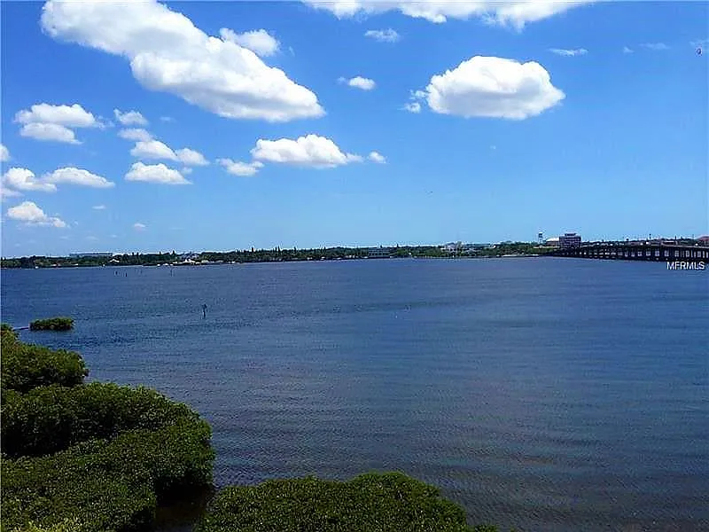 2 bed, 1758 sqft, $2,500 — Photo 2