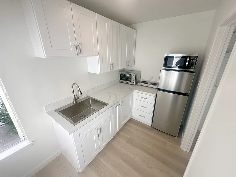 2435 Haste St #4A — Photo 2