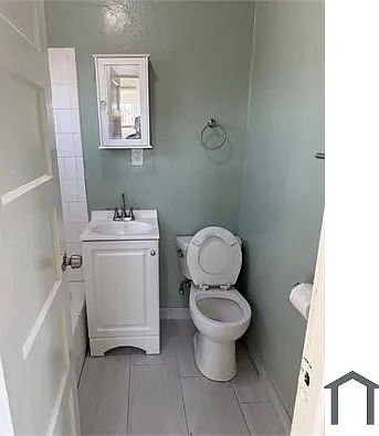 1347 W 56th St — Photo 5