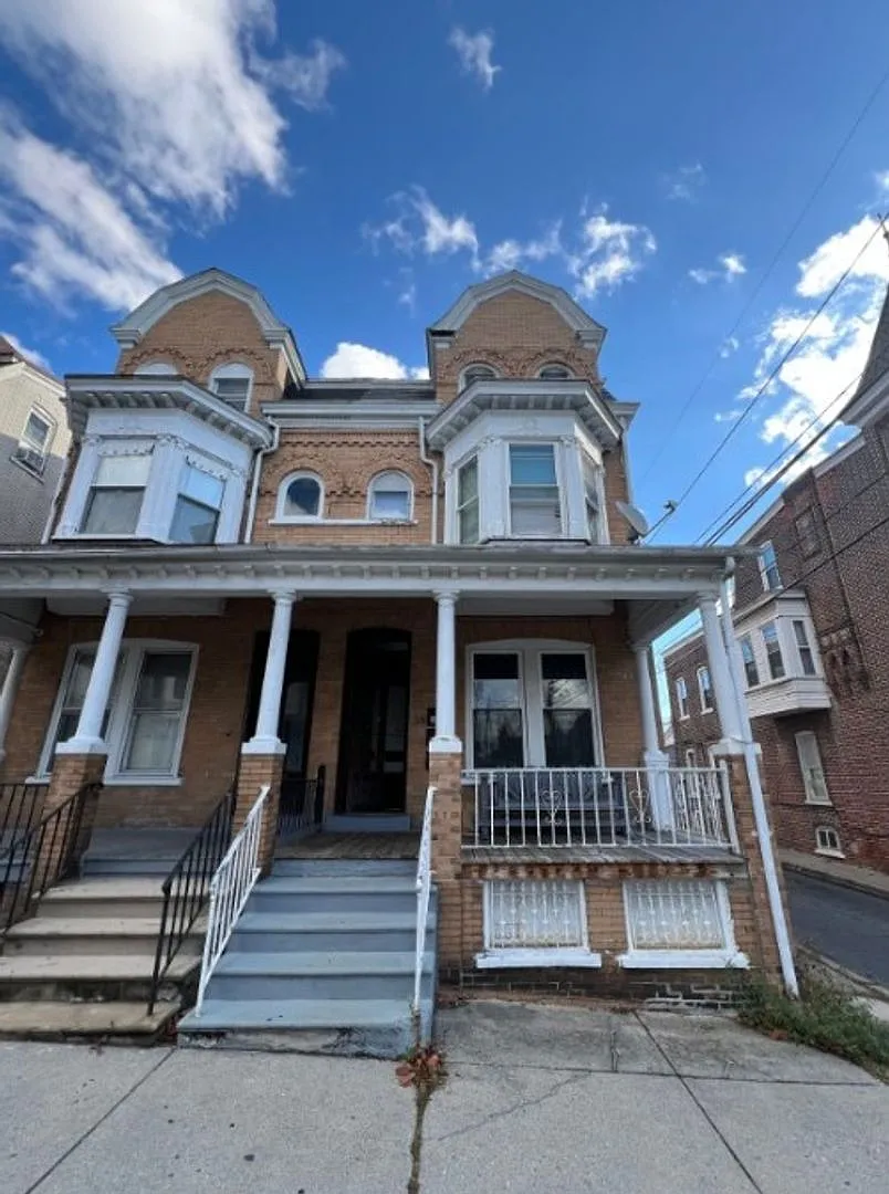 23 S Madison Street — Photo 1