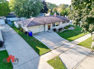 2401 S Walden Ave, Appleton, WI 54915
