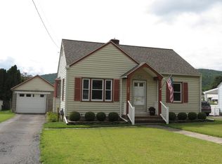 222 Strathmore Pl, Corning, NY 14830