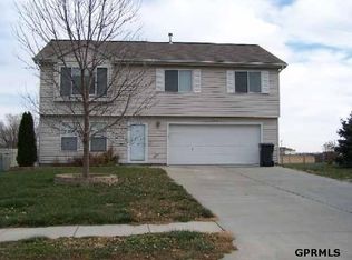 905 S Valley View St NE, Valley, NE 68064