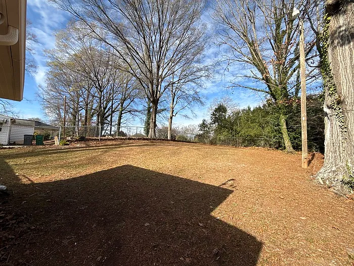 1928 Russell Ave — Photo 11