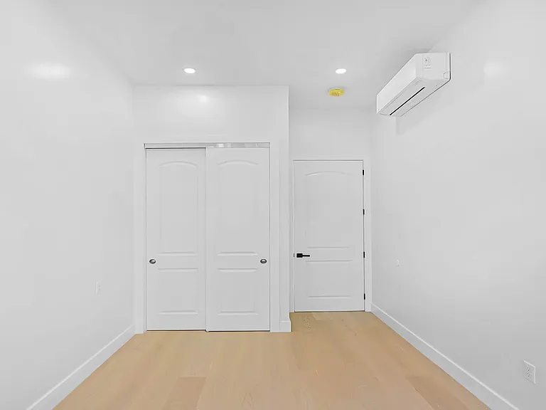 153 Weirfield St #B — Photo 4