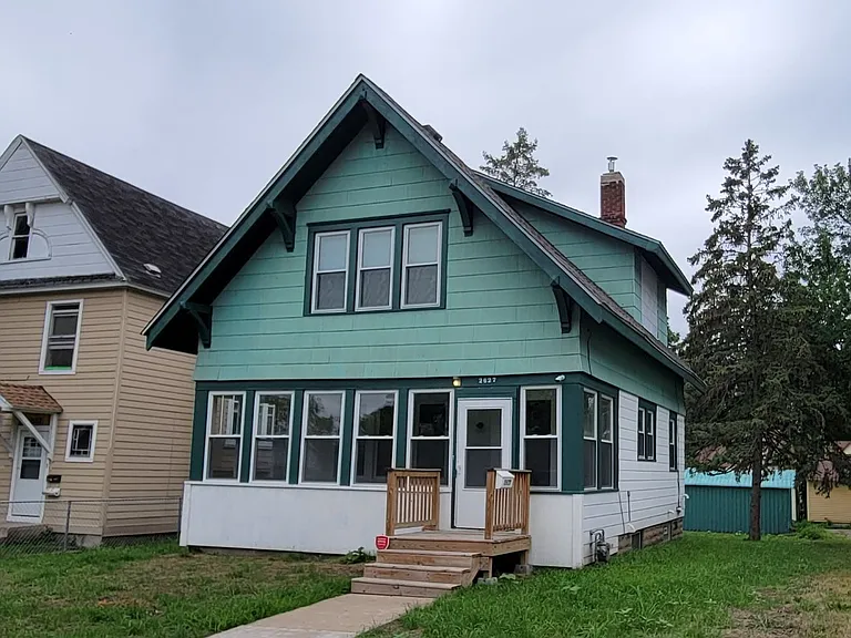 2627 Girard Ave N — Photo 11