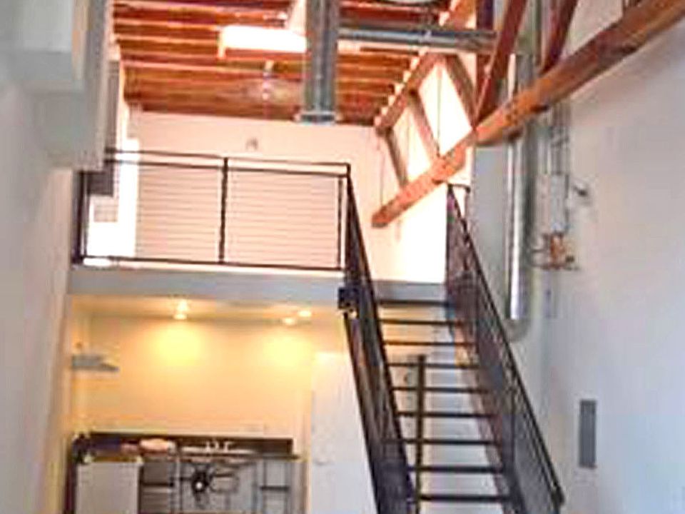 1st image of 119 W Transit St Ste 4
