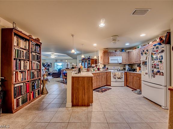 5th image of 1411-1413 SE 1st Pl