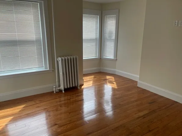 77 Sacramento St, Somerville, MA