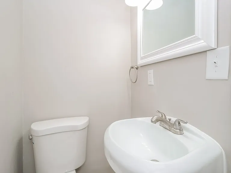 188577_028_powder_room_13330453.jpg