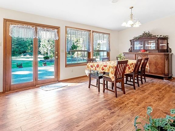 4th image of 7111 Lovely Ln NE