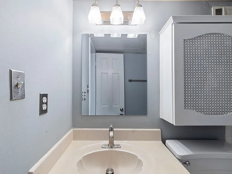 Woodward Park Apartments — Photo 26