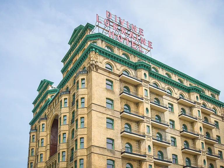 The Divine Lorraine — Photo 12