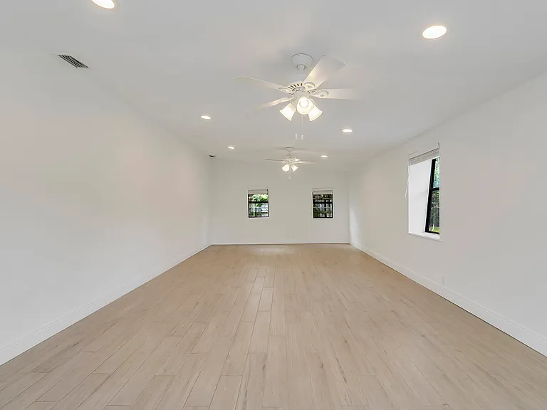 816 Juniper Dr — Photo 15