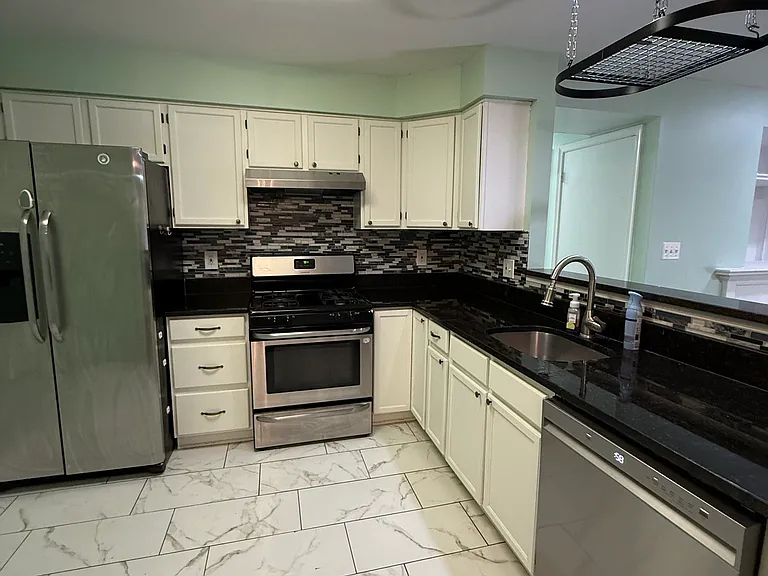 6602 Thackwell Way #F — Photo 4