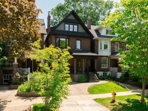 19 Lark St, Toronto, ON M4L 3M5