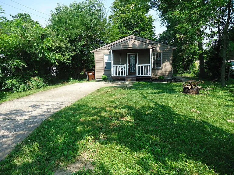 11086 Centennial Ave — Photo 2