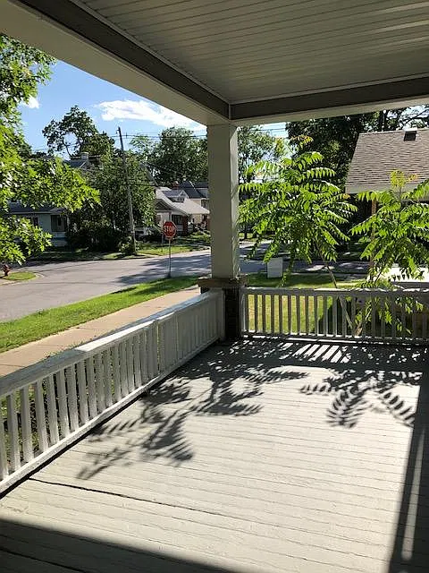 6 bed, 3500 sqft, $2,400 — Photo 4