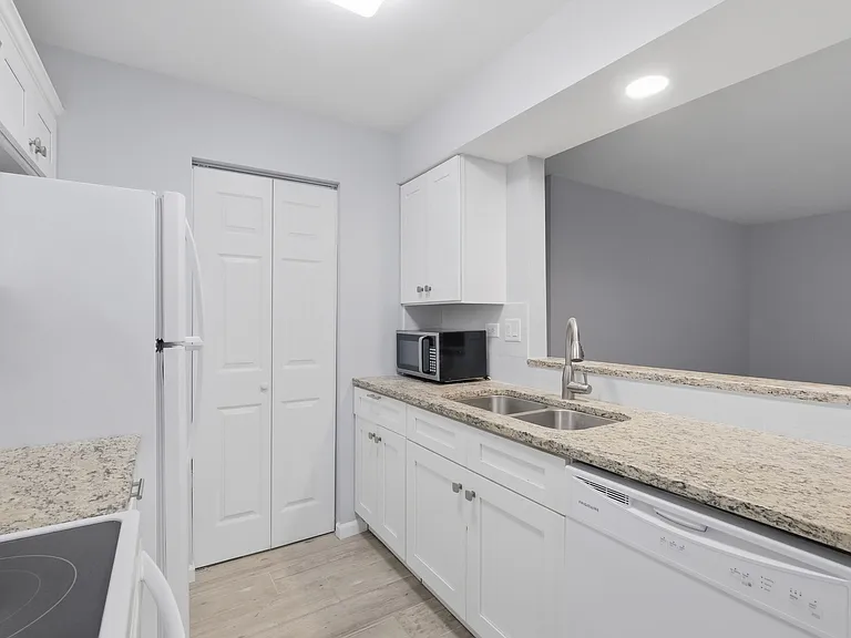 621 Virginia Rd #107 — Photo 10