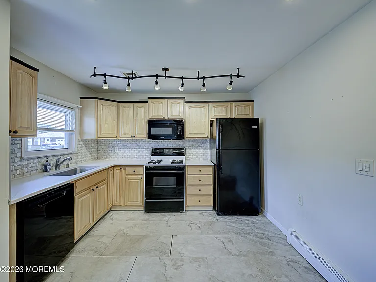 59 Guadeloupe Dr — Photo 10
