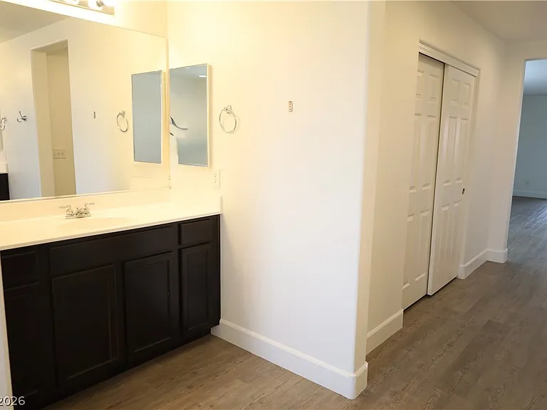 5469 Atrium Woods Ln — Photo 40