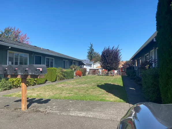 174 S 21st St APT 2, Saint Helens, OR 97051