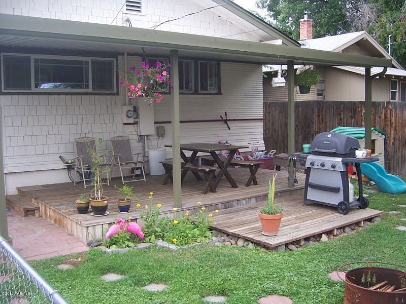 2nd image of 607 S 15th Ave