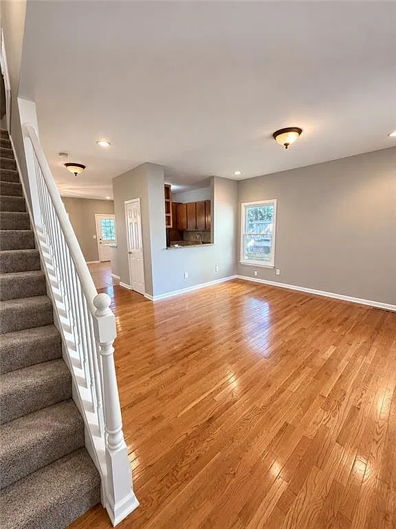 4 bed, 3.5 bath, $3,425 — Photo 2